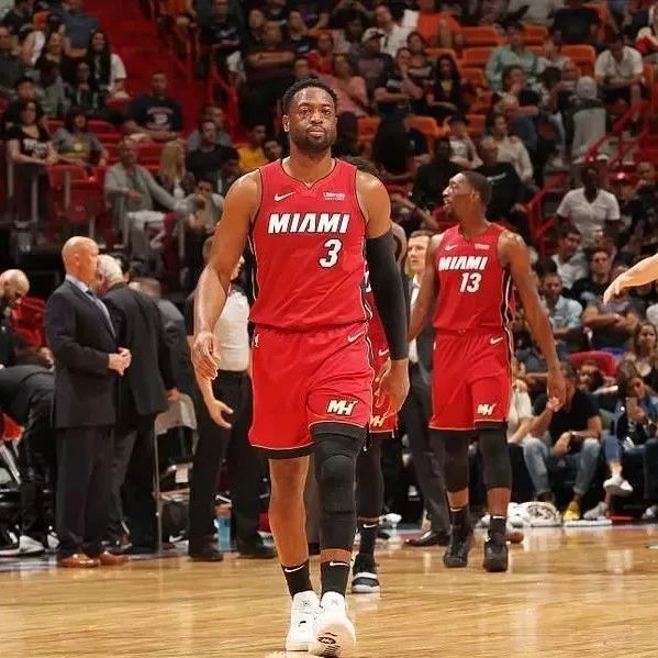 [NBA]东契奇再送妙传 詹姆斯顺势起飞暴扣