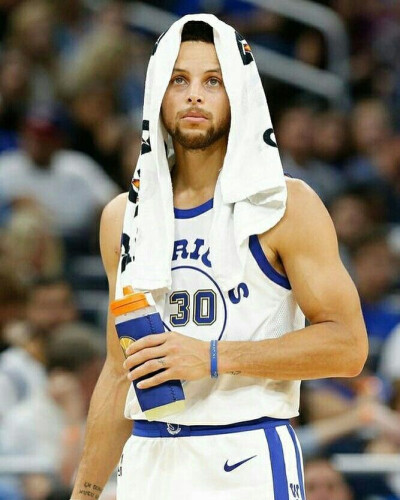 詹姆斯：字母哥在70年代单场能得250分，而欧文会被说别再运球了