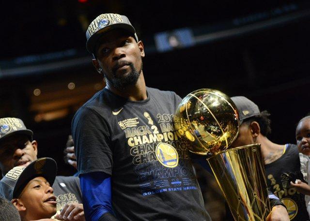 贝纳德斯基：第四是尤文的最低目标，国米欧冠成