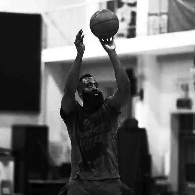 永远是输不起的样子。[邪魅一笑]／／[@楼尚 辉]：确定没踩线？永远是输不起的样子。[邪魅一笑]／／[@楼尚 辉]：确定没踩线？