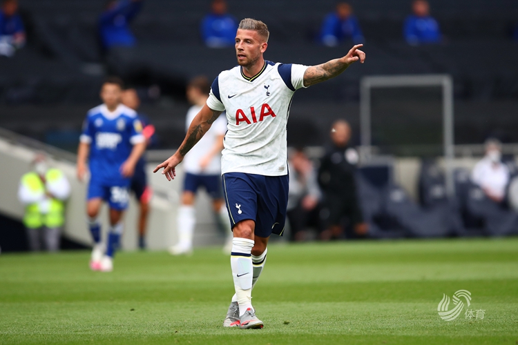 篮球湖人核心球员连续得分上双